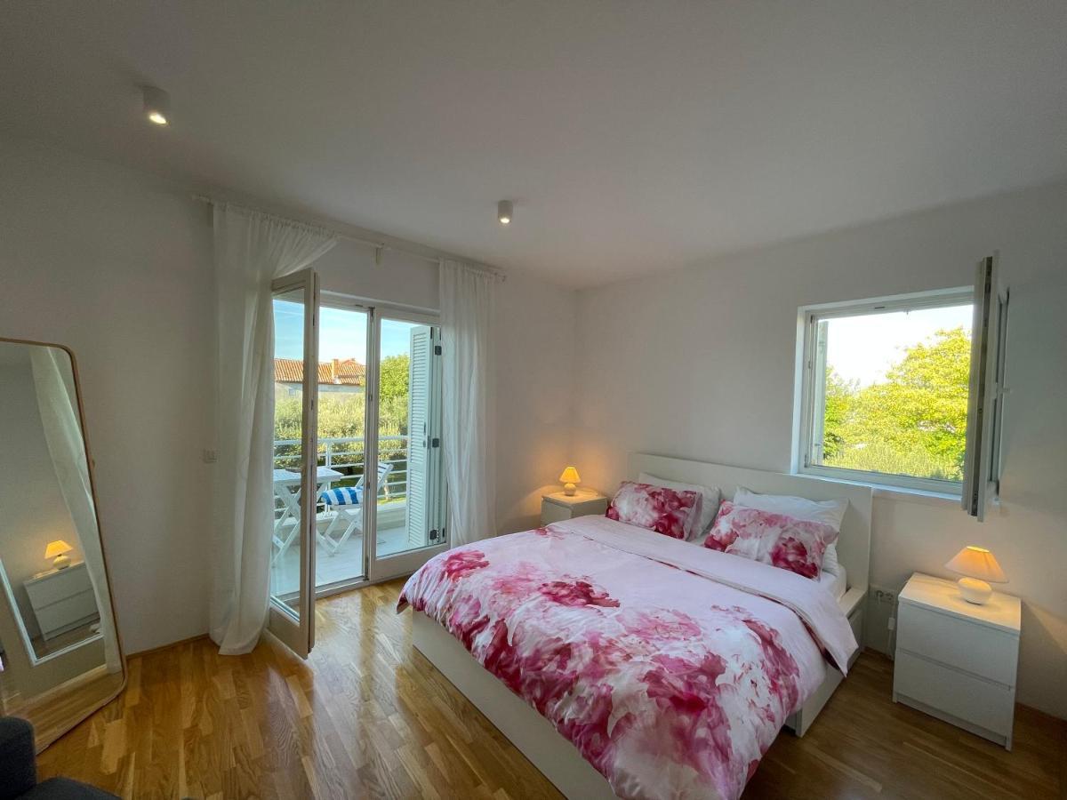 Apartments Mali Ivo Nin Luaran gambar